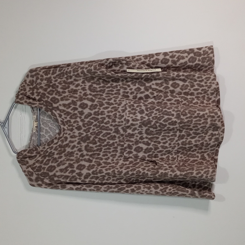 Above and beyond : Women's hoodie pullover leopard print 1x